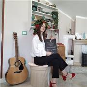 Laureata in lingue e culture comparate